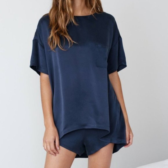 Lunya Oversized Washable Silk Sleep Lounge Tee Navy Blue - Picture 3 of 3